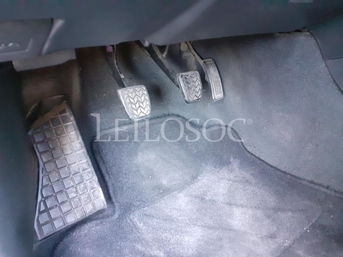 Toyota Avensis 2.0 D4D · Ano 2003 — imagen 15