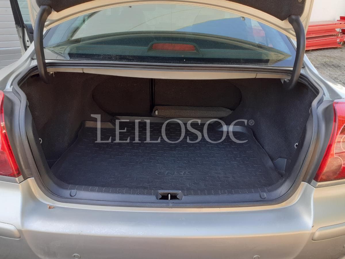 Toyota Avensis 2.0 D4D · Ano 2003 — imagen 23
