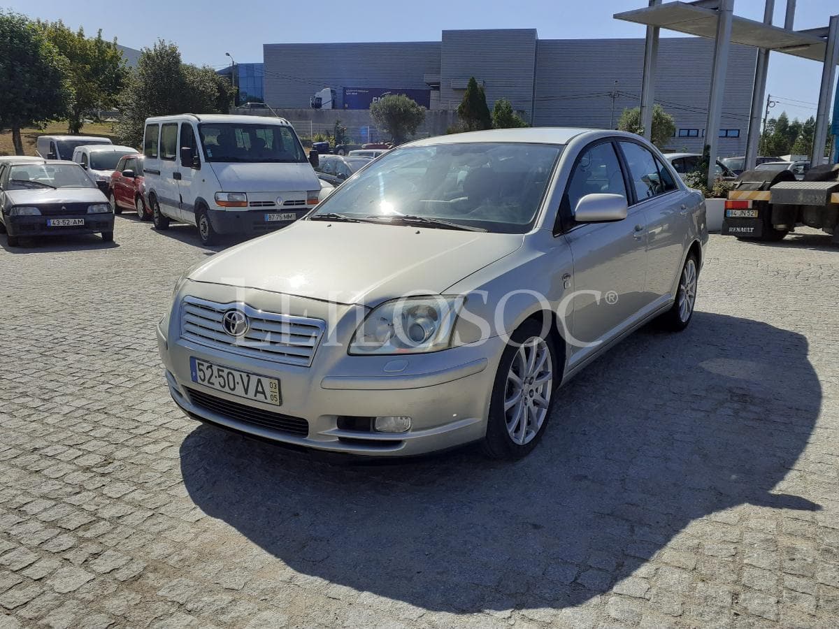 Toyota Avensis 2.0 D4D · Ano 2003 — imagen 3