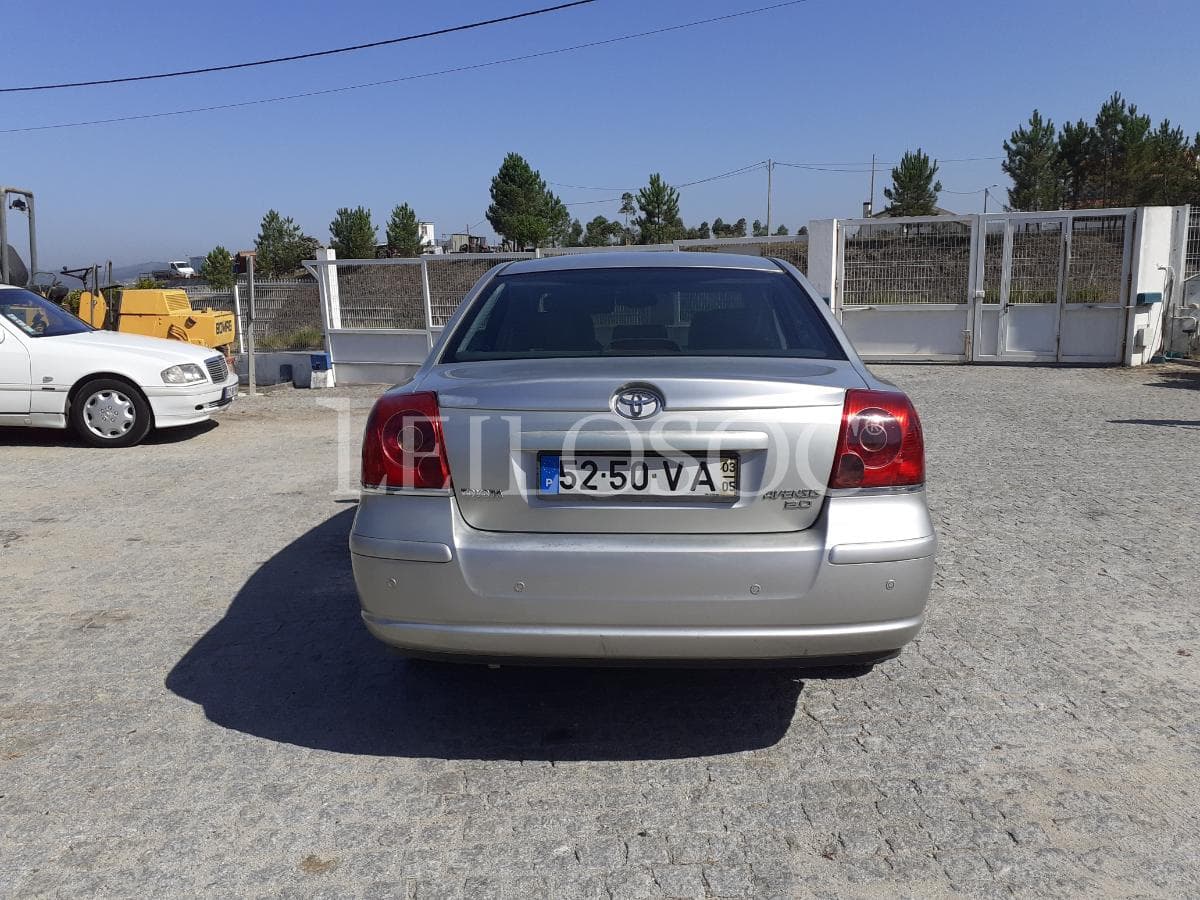 Toyota Avensis 2.0 D4D · Ano 2003 — imagen 5