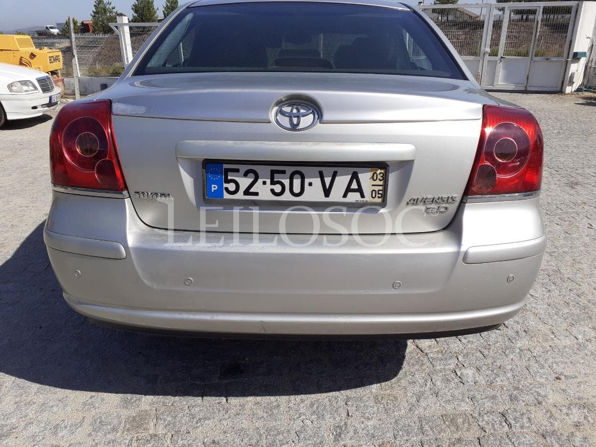 Toyota Avensis 2.0 D4D · Ano 2003 — imagen 24