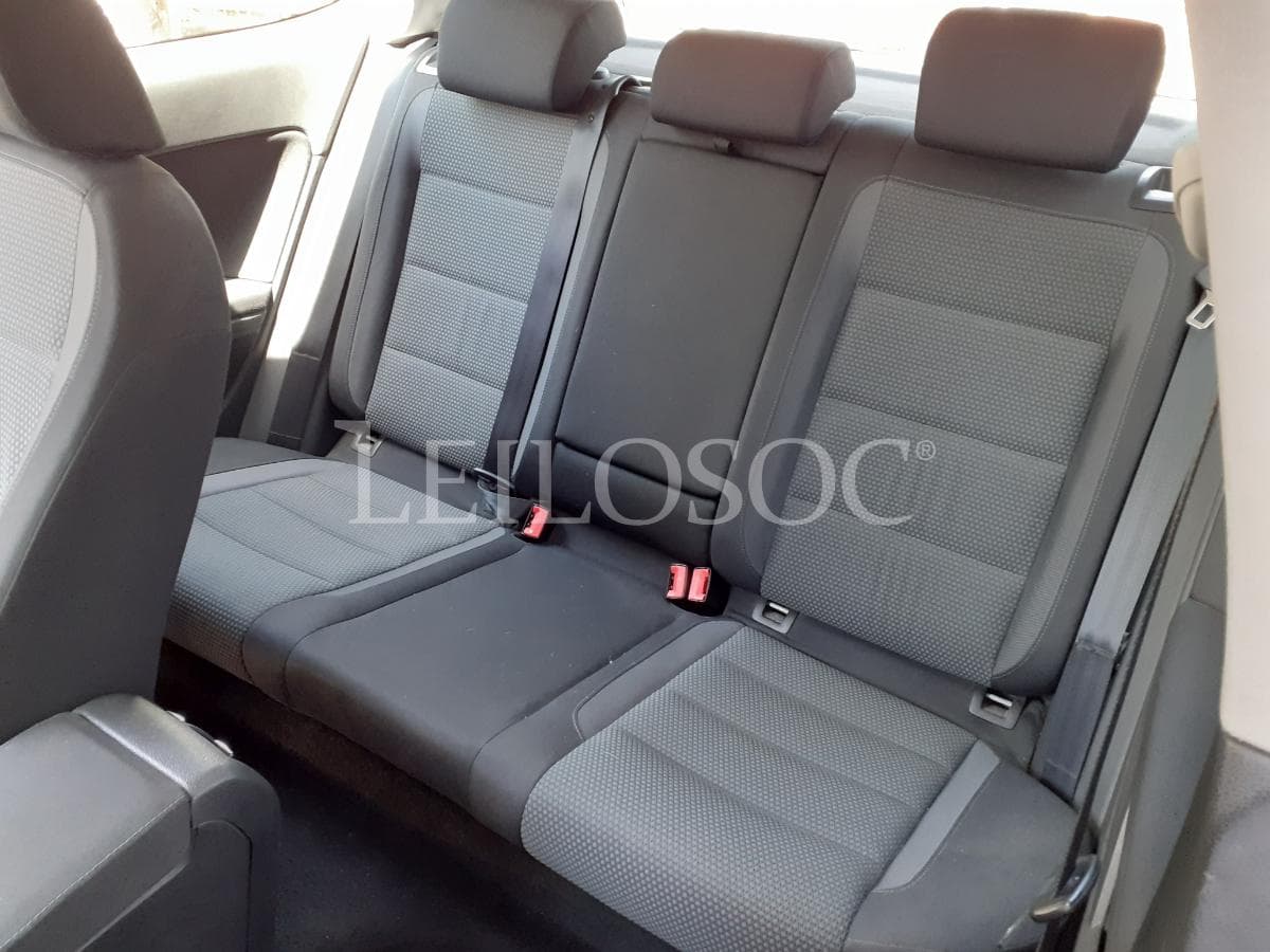 Volkswagen Golf 2.0 TDI · Ano 2009 — image 16