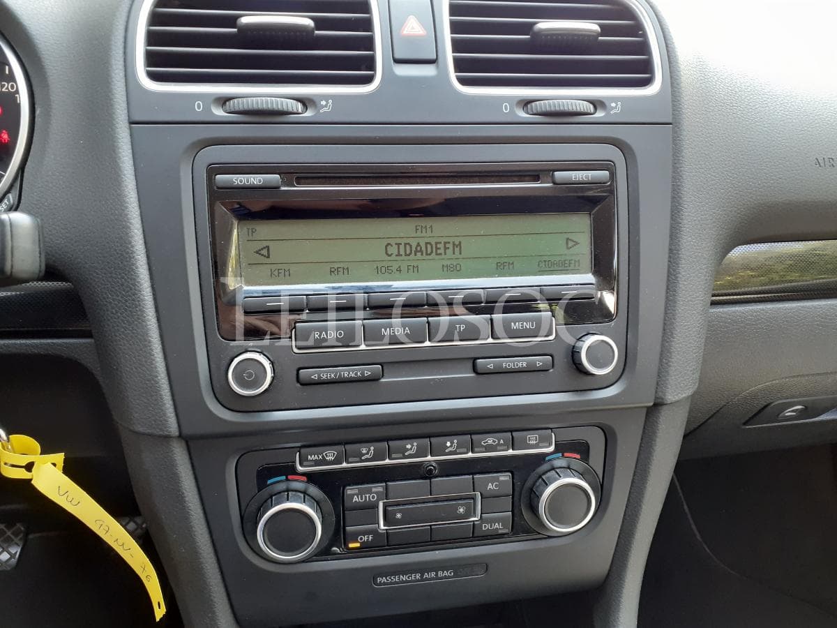 Volkswagen Golf 2.0 TDI · Ano 2009 — image 13