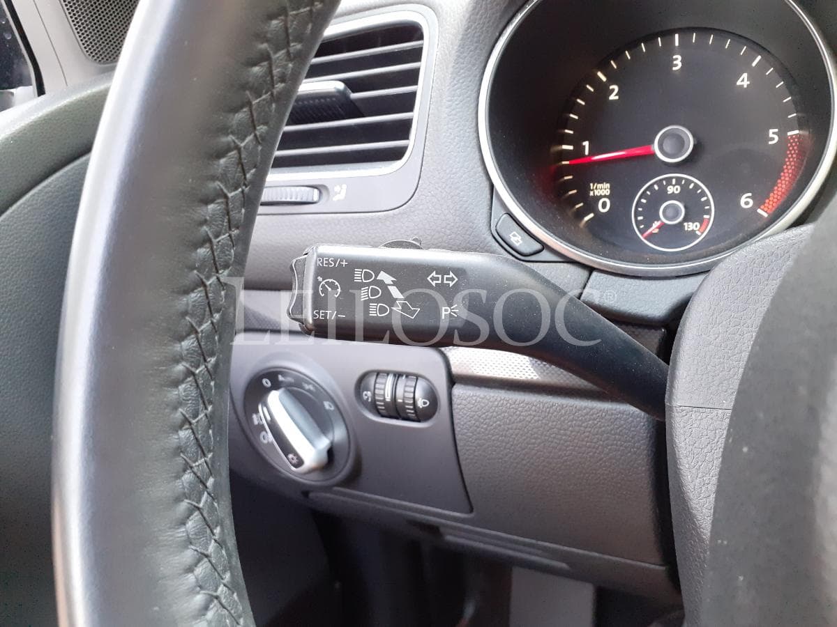 Volkswagen Golf 2.0 TDI · Ano 2009 — image 14