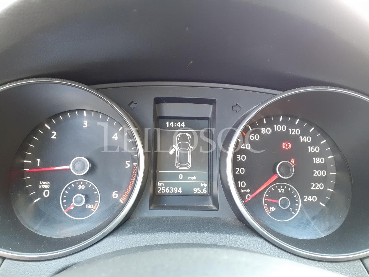Volkswagen Golf 2.0 TDI · Ano 2009 — image 19