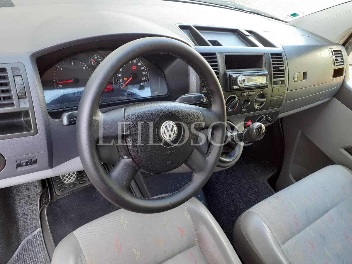 Volkswagen Transporter · 9 Lugares · Ano 2008 — image 8
