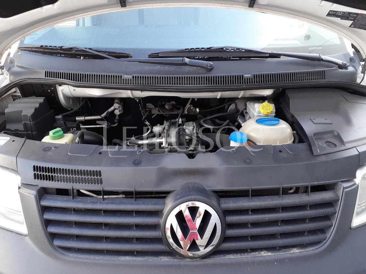 Volkswagen Transporter · 9 Lugares · Ano 2008 — image 18