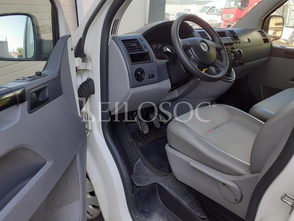 Volkswagen Transporter · 9 Lugares · Ano 2008 — image 7
