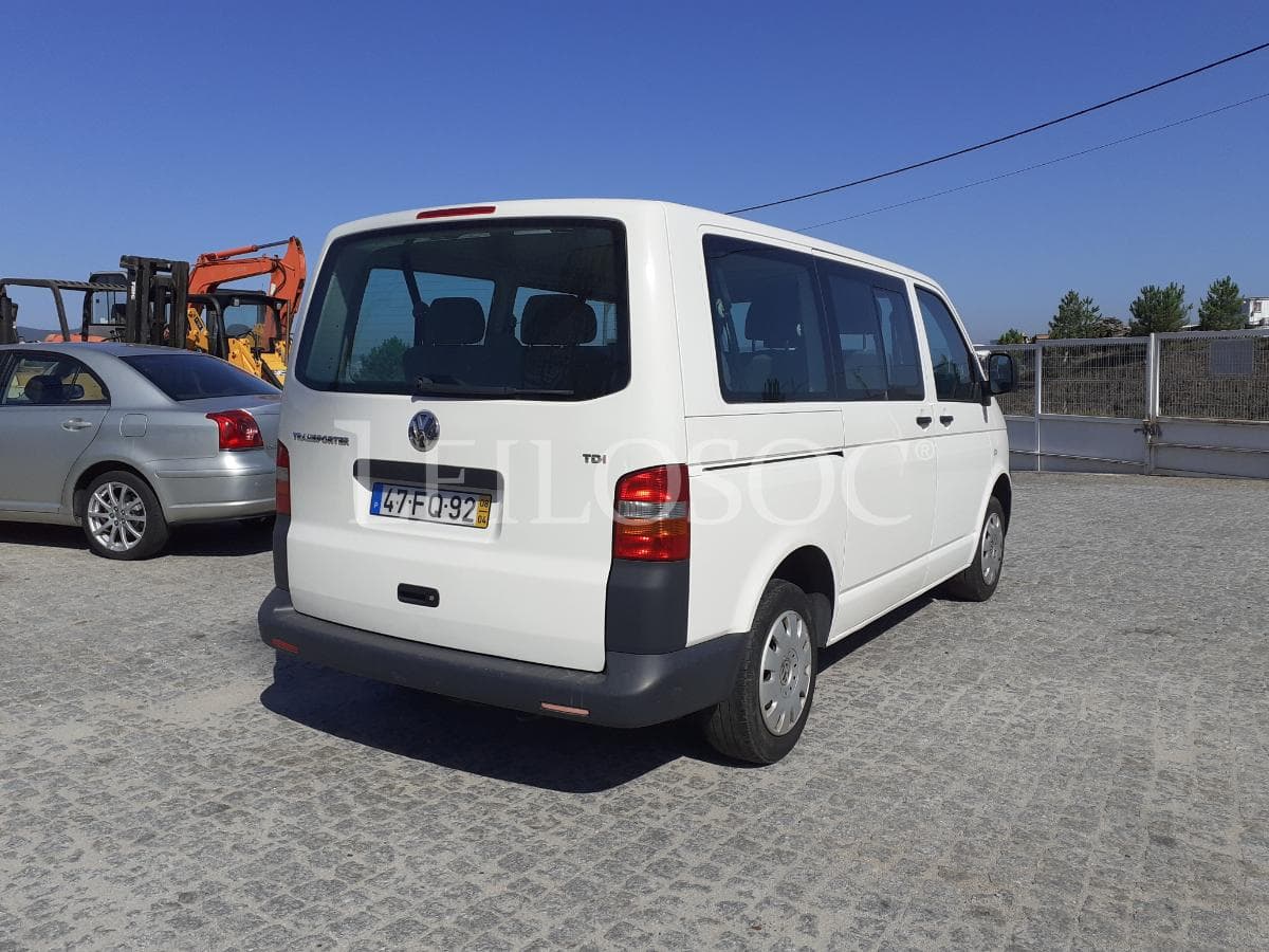 Volkswagen Transporter · 9 Lugares · Ano 2008 — image 6