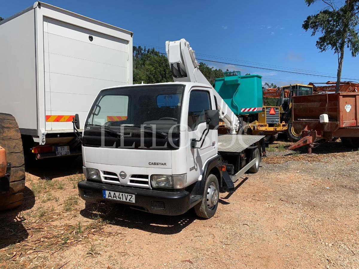 Veículo Nissan Cabstar — image 1