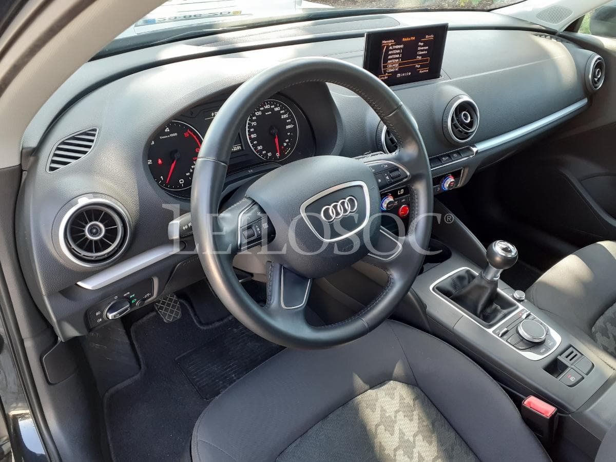 Audi A3 Sportback 1.6 TDI · Ano 2013 — imagen 9