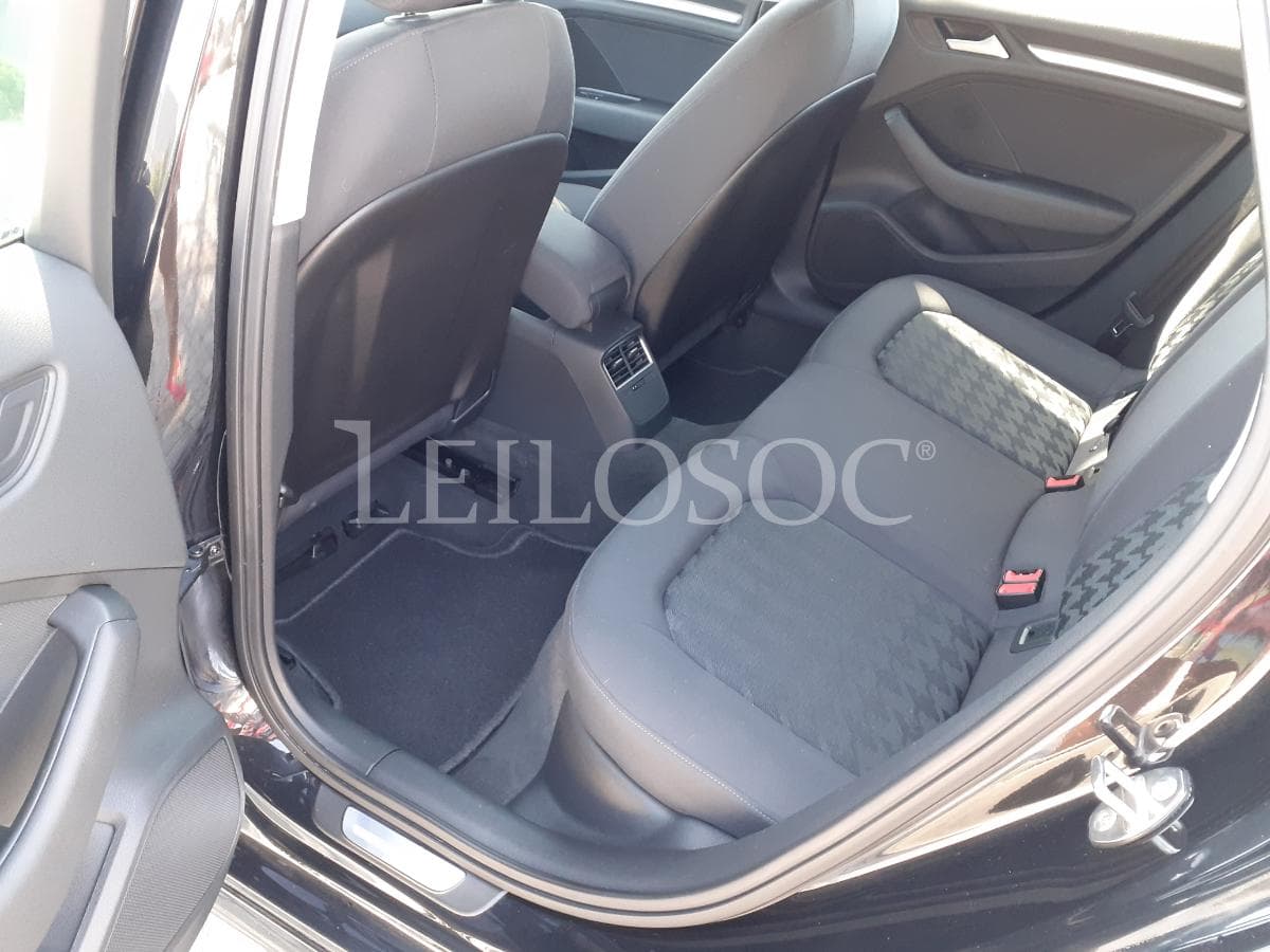 Audi A3 Sportback 1.6 TDI · Ano 2013 — imagen 17