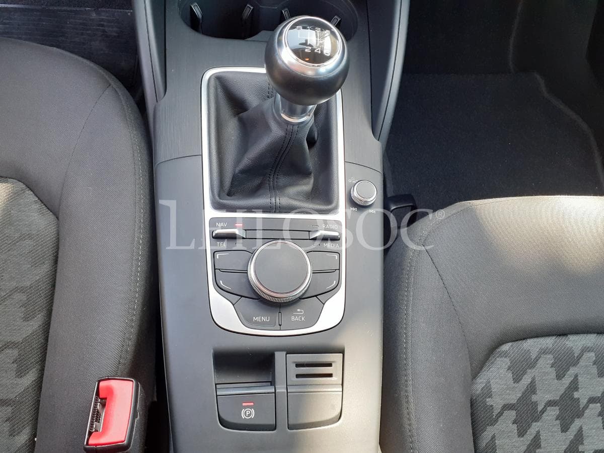 Audi A3 Sportback 1.6 TDI · Ano 2013 — imagen 13