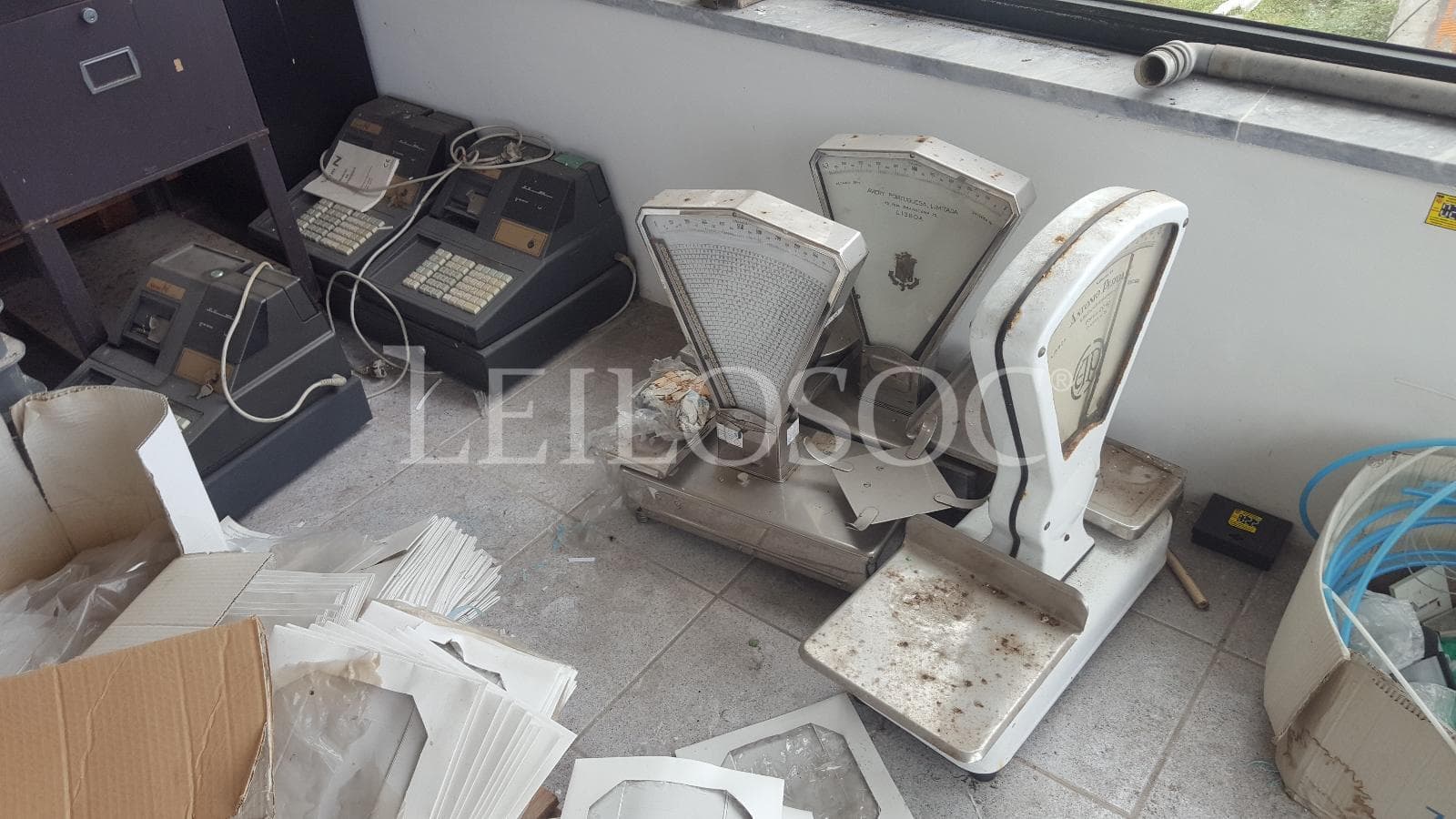 Equipamentos e Máquinas de Panificação · Equipamentos de Escritório · Veículos — imagem 55