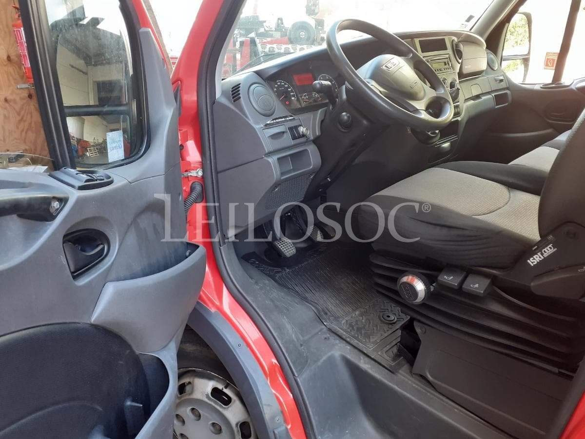 Iveco Daily 35C15 · Ano 2013 — imagem 7