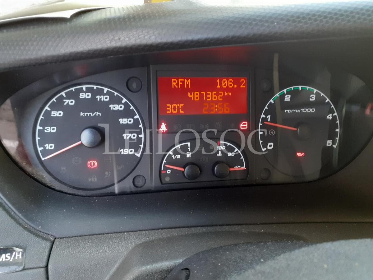Iveco Daily 35C15 · Ano 2013 — imagem 12