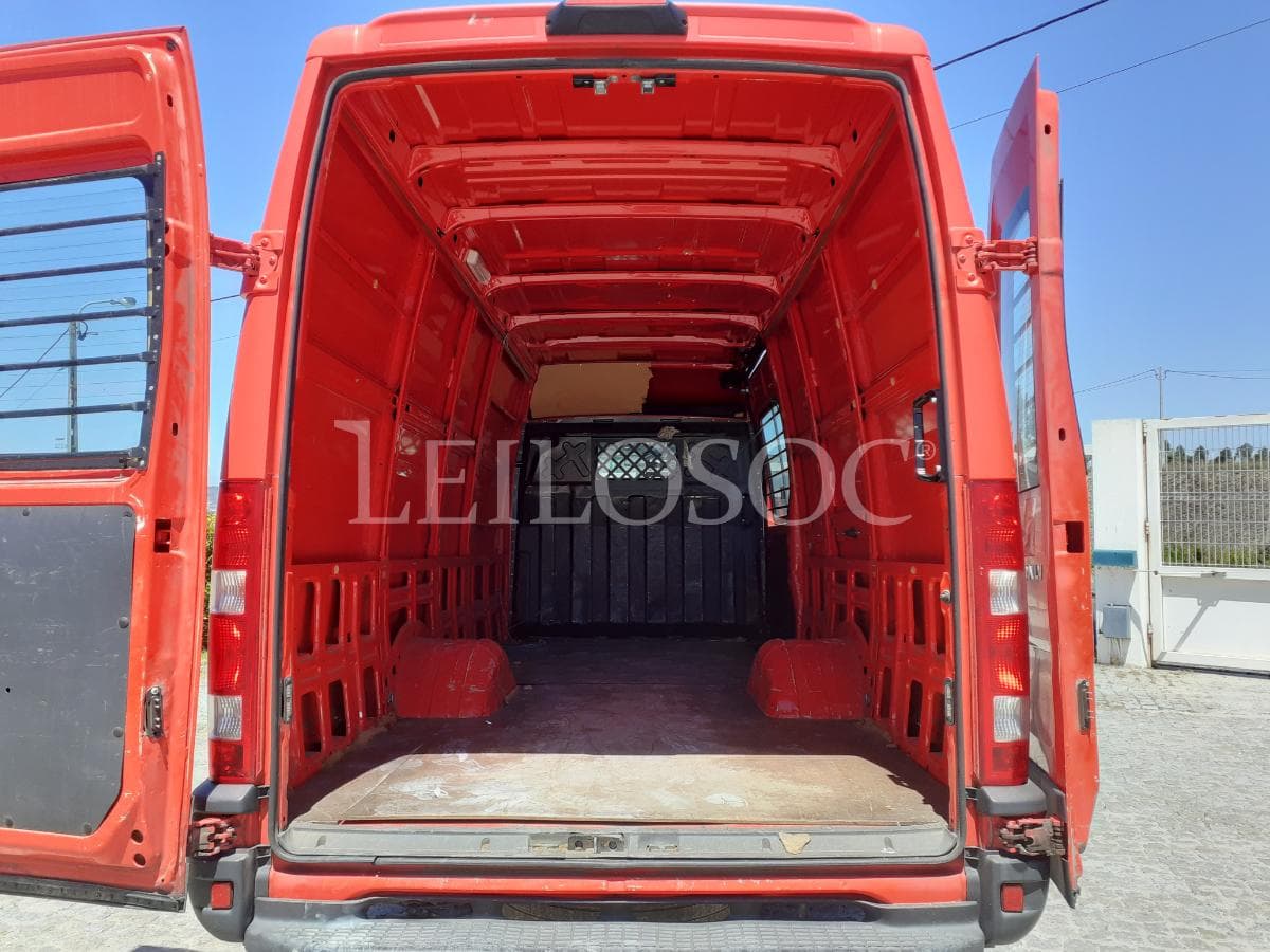 Iveco Daily 35C15 · Ano 2013 — imagem 20