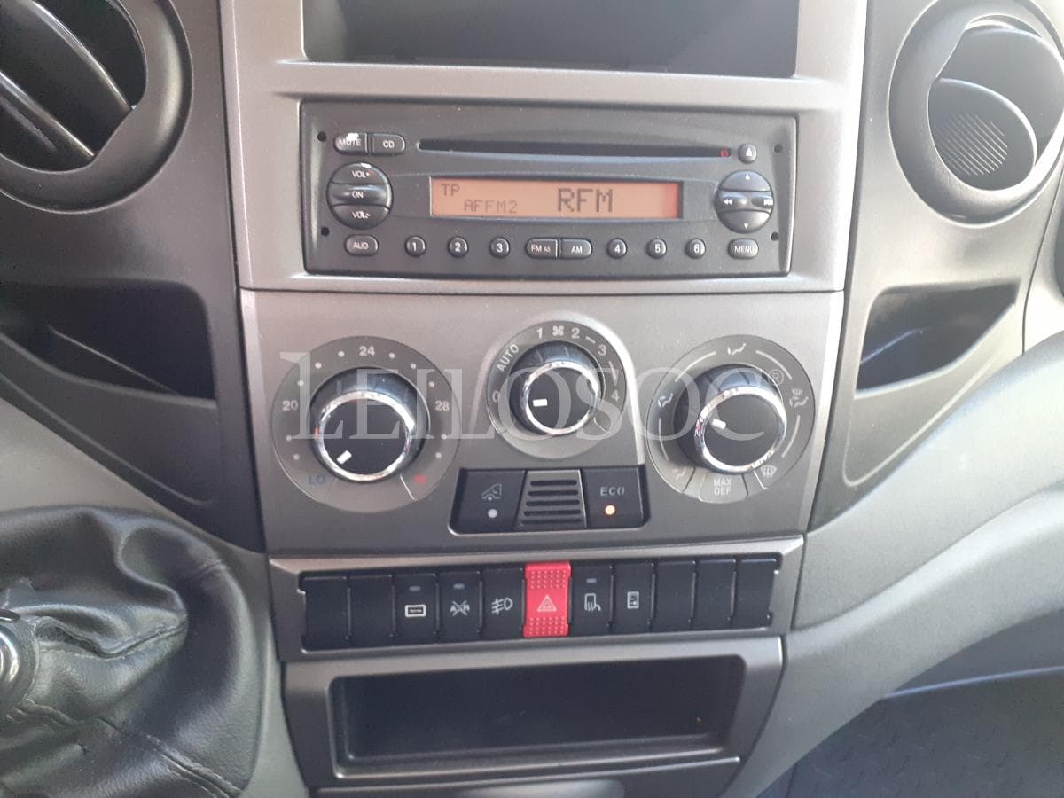 Iveco Daily 35C15 · Ano 2013 — imagem 15
