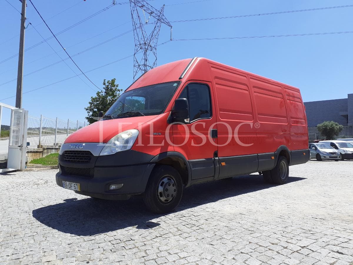 Iveco Daily 35C15 · Ano 2013 — imagem 3