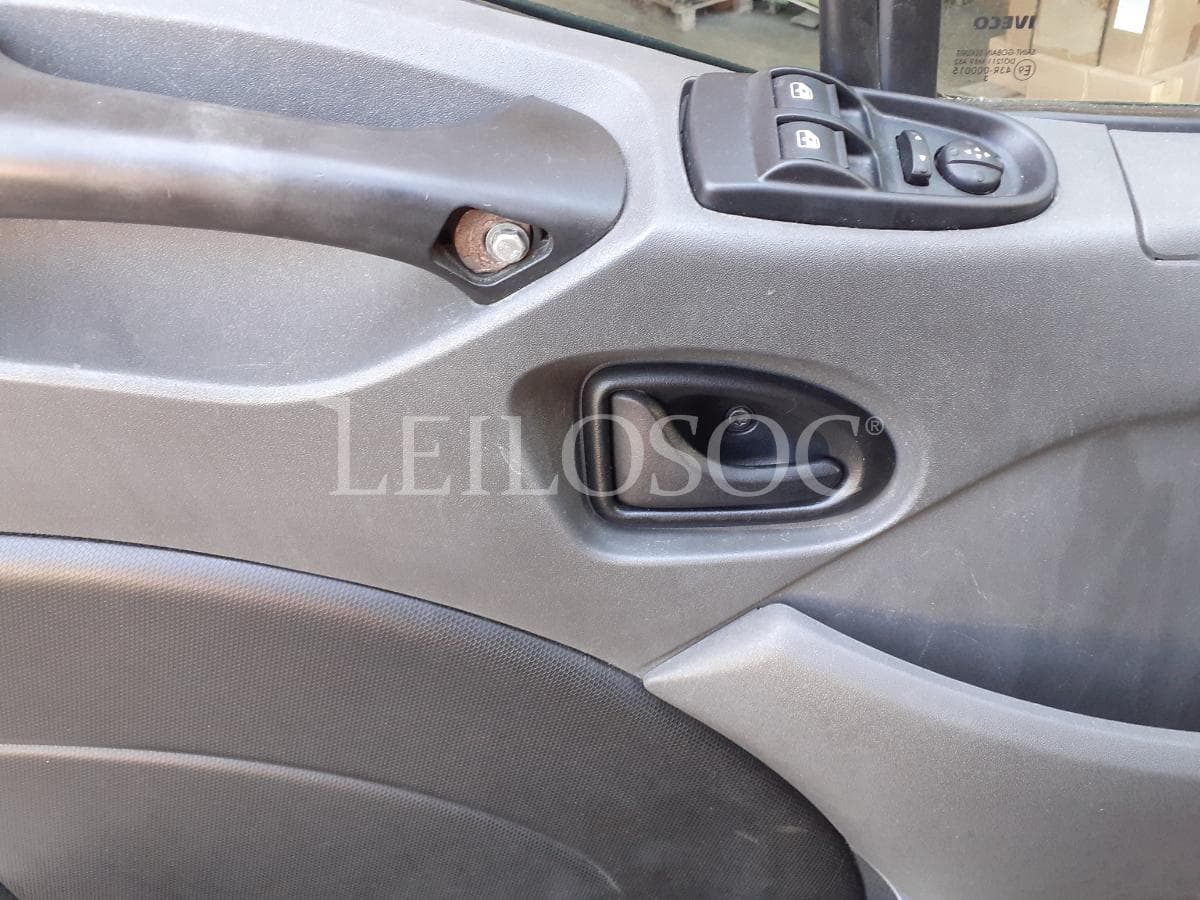 Iveco Daily 35C15 · Ano 2013 — imagem 9