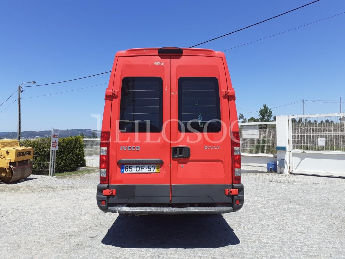 Iveco Daily 35C15 · Ano 2013 — imagem 5