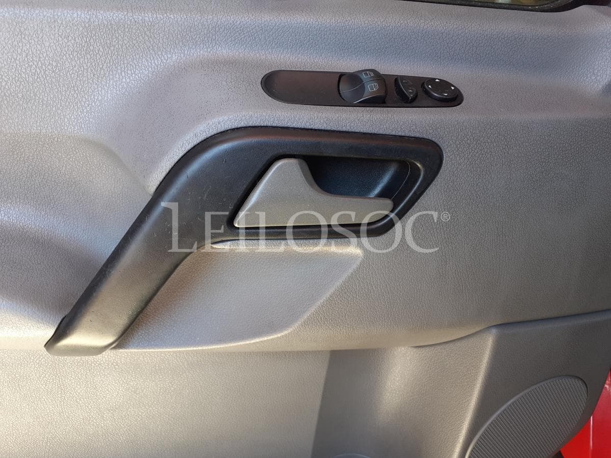 Volkswagen Crafter 2.0 TDI · Ano 2014 — imagen 9