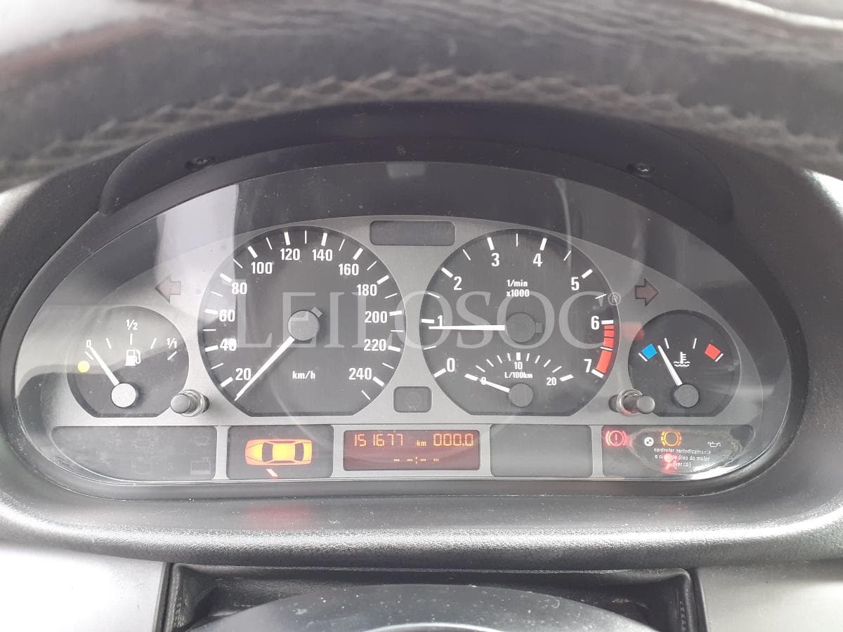 BMW 316i · Ano 2001 — image 11