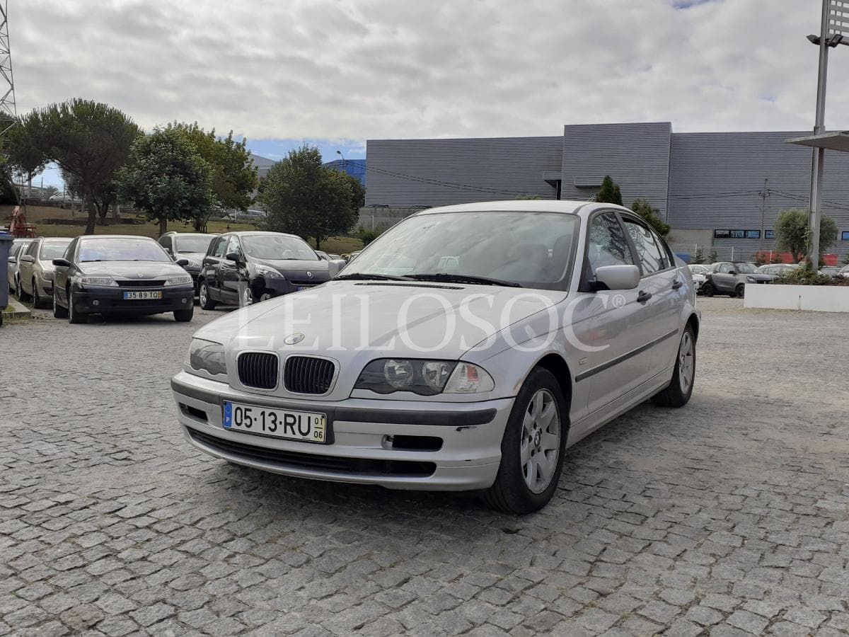 BMW 316i · Ano 2001 — image 3