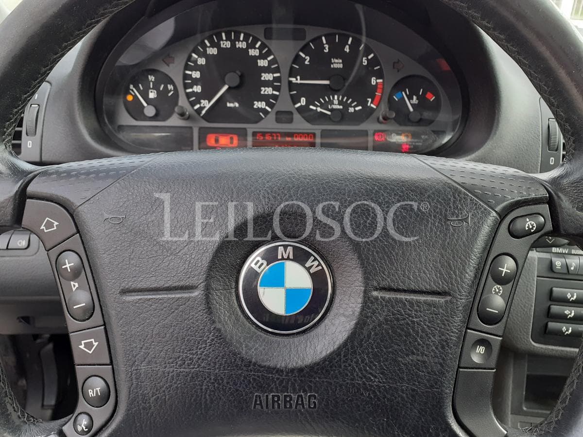 BMW 316i · Ano 2001 — image 13