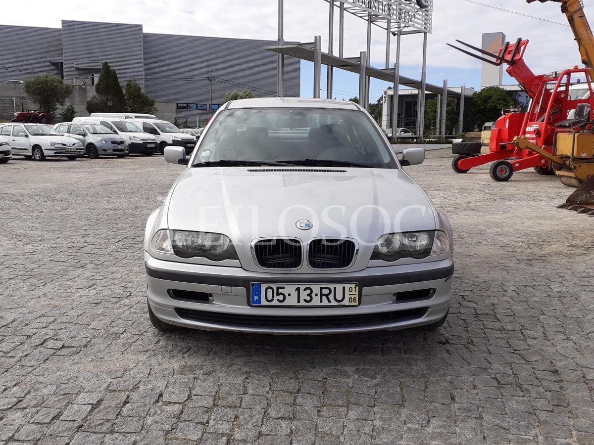 BMW 316i · Ano 2001 — image 2