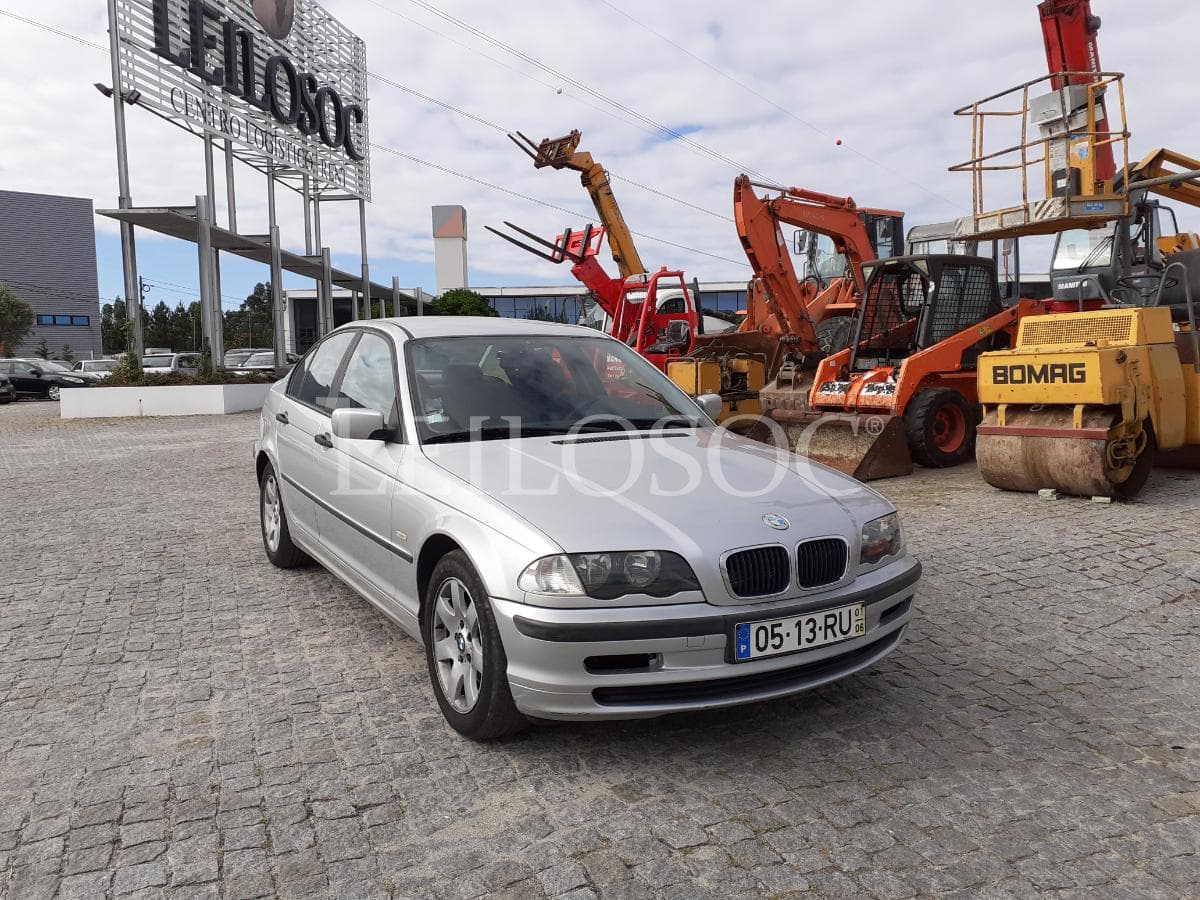 BMW 316i · Ano 2001 — image 1