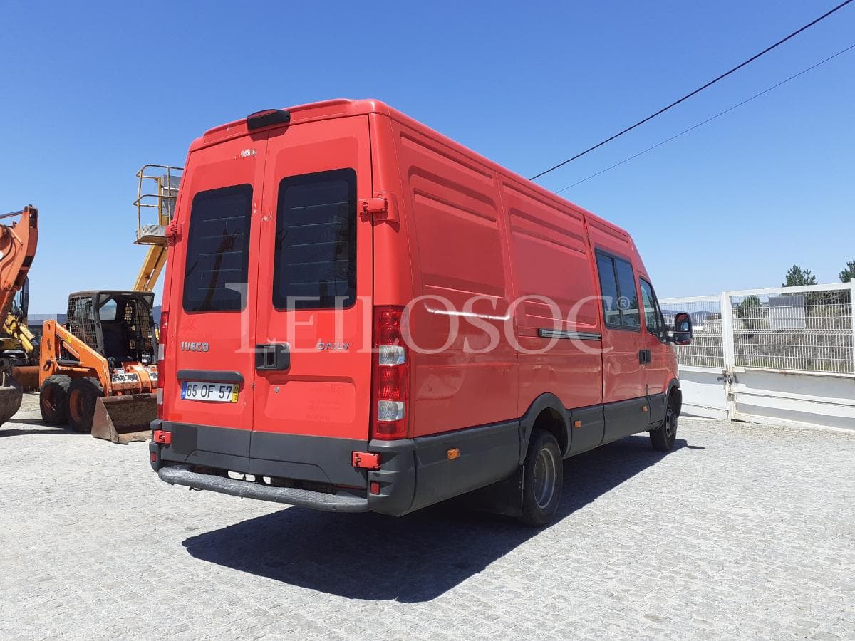 Iveco Daily 35C15 · Ano 2013 — imagem 6