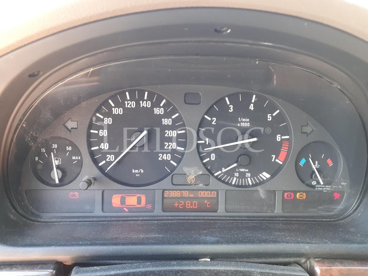 BMW 520 i · Ano 1999 — imagem 11
