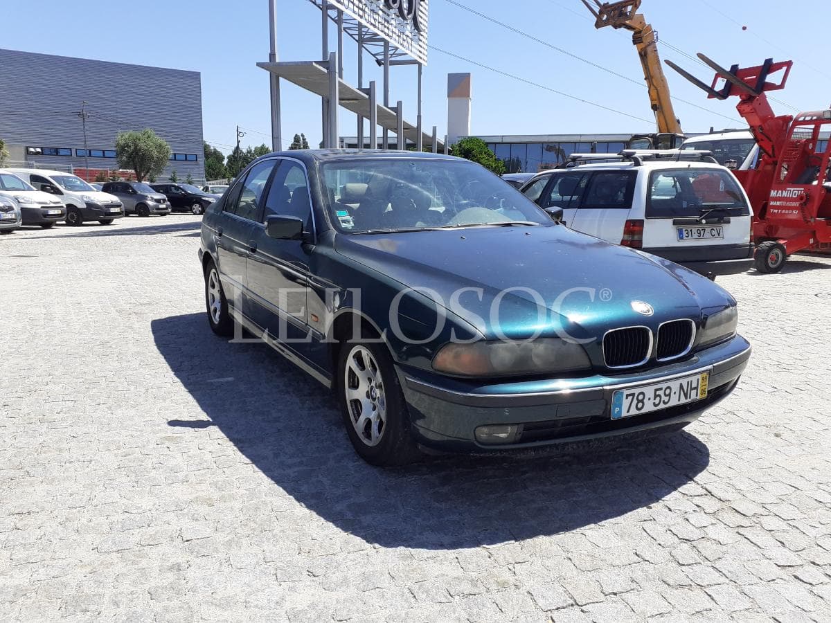 BMW 520 i · Ano 1999 — imagem 1