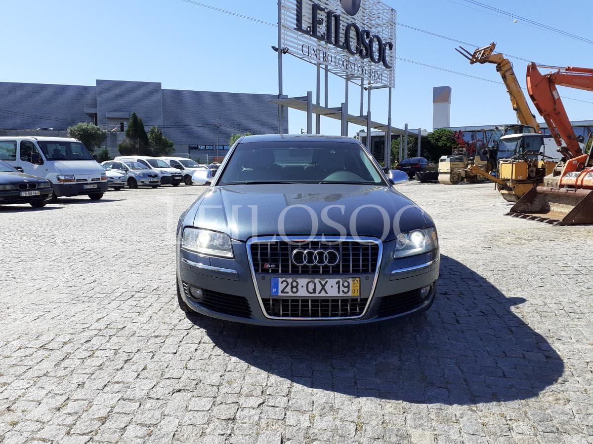 Audi A8 4.2 TDI · Ano 2007 — imagen 2