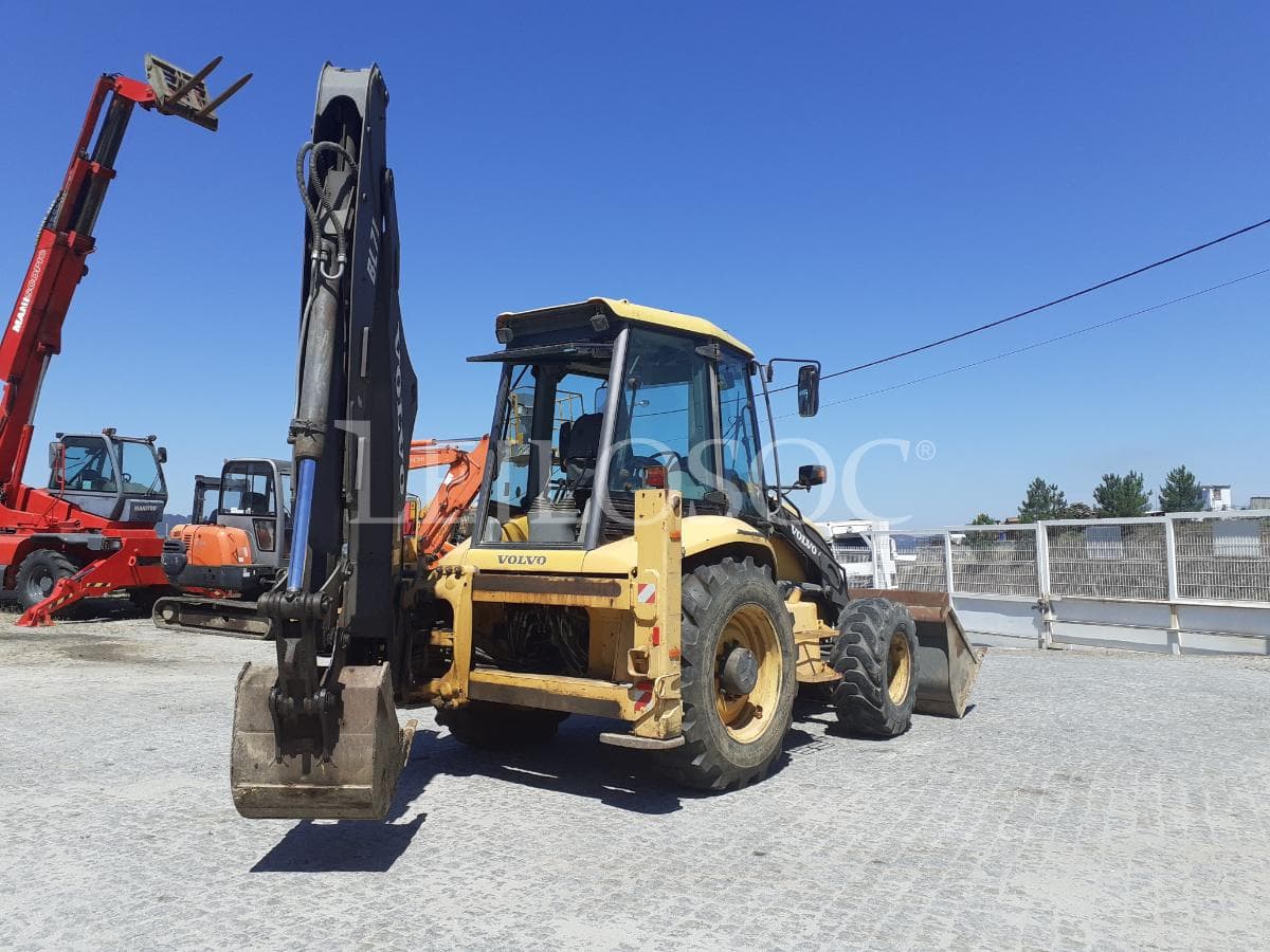 Retroescavadora Volvo BL-71 · Ano 2005 — imagem 6
