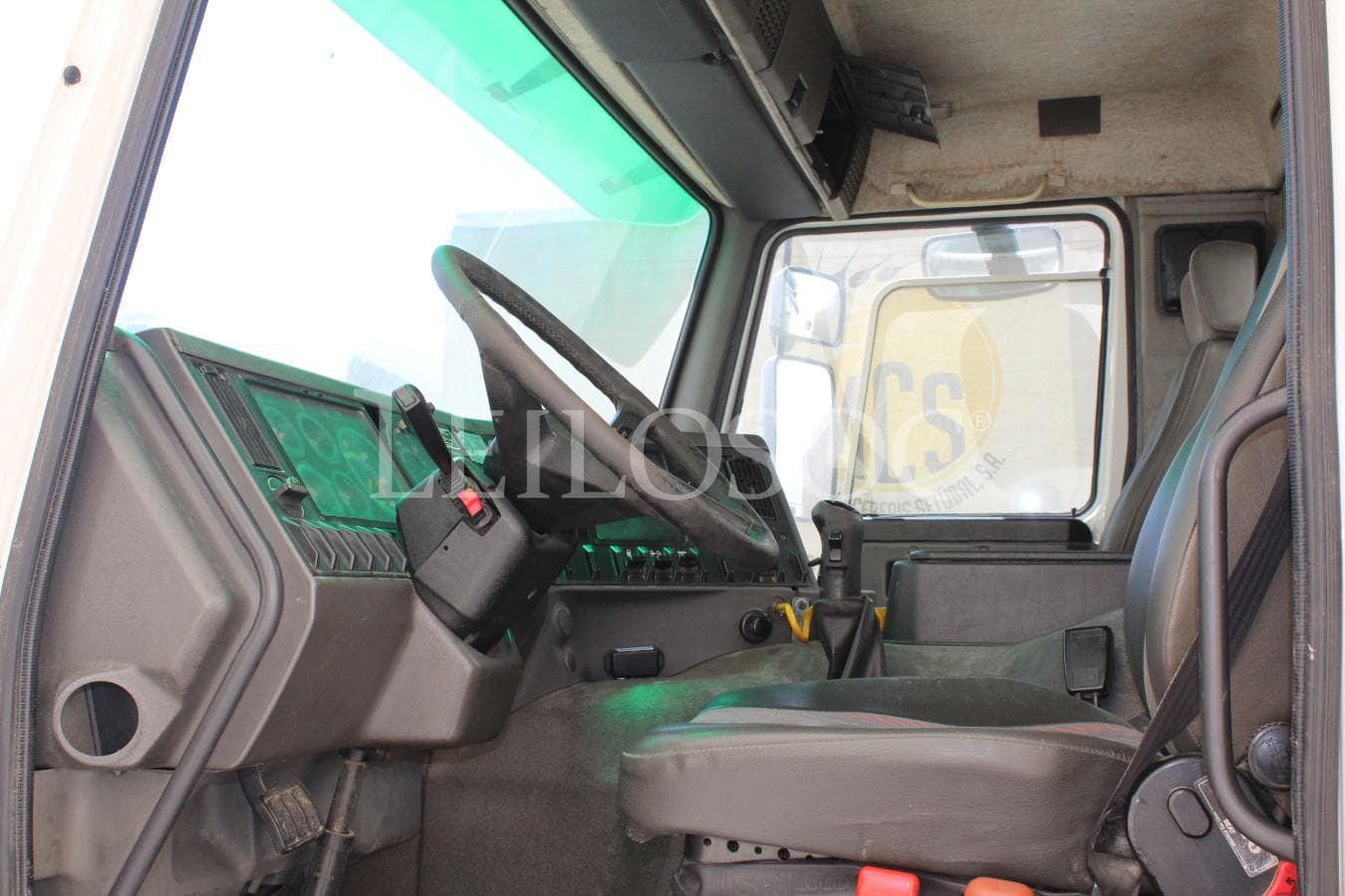 VOLVO FL10 — imagem 6