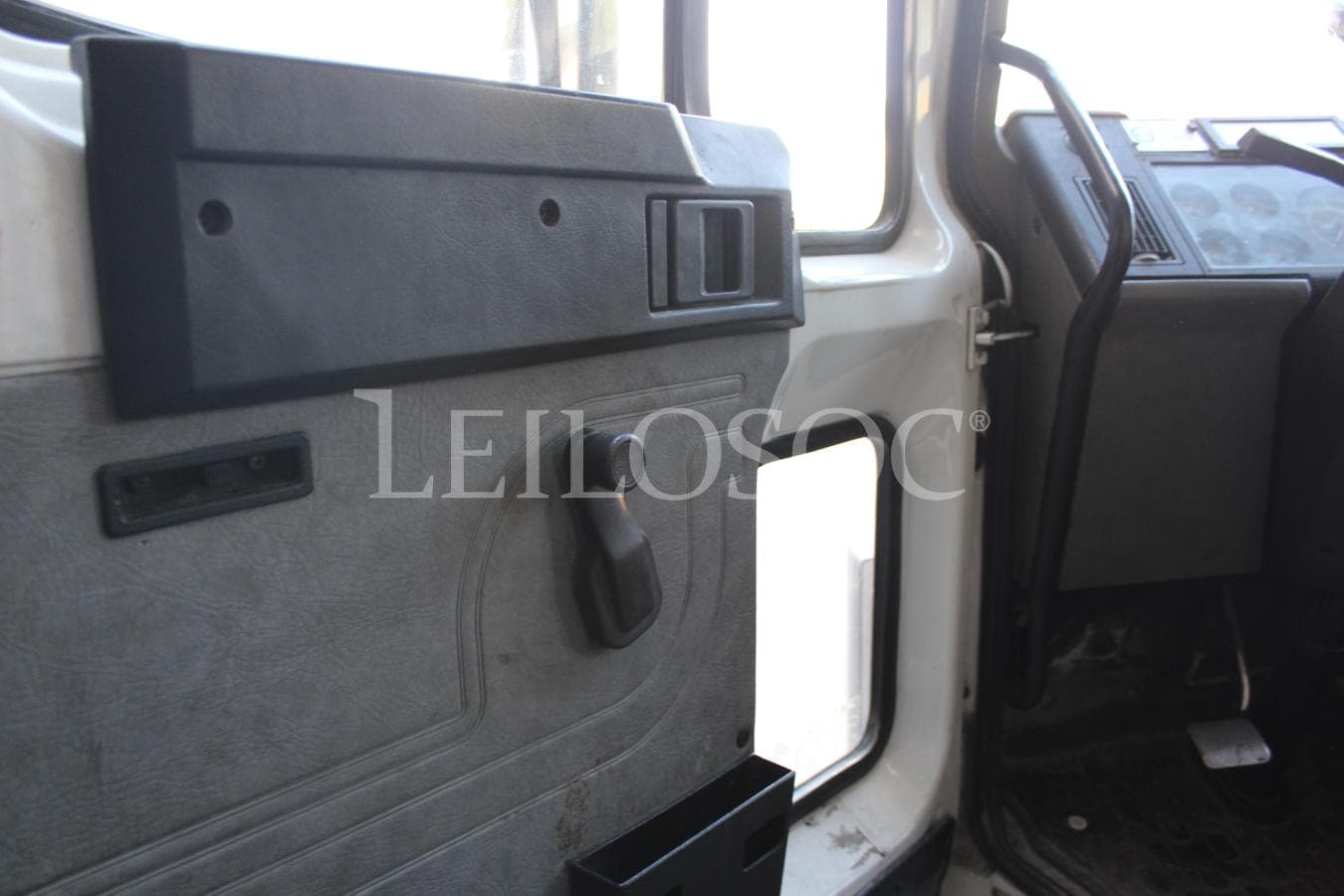Volvo FL6 — image 5