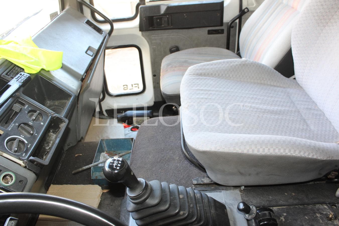 Volvo FL6 — image 7