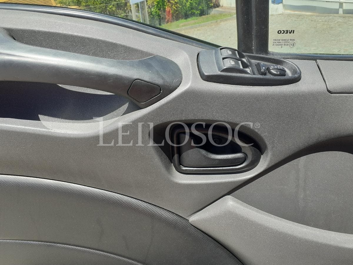Iveco Daily 35C15 · Ano 2013 — imagen 8