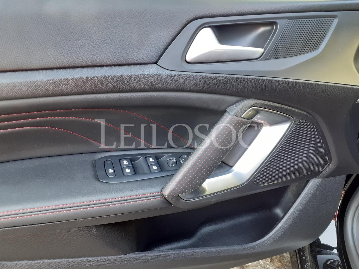 Peugeot 308 HDI GT Line · Ano 2019 — imagem 8
