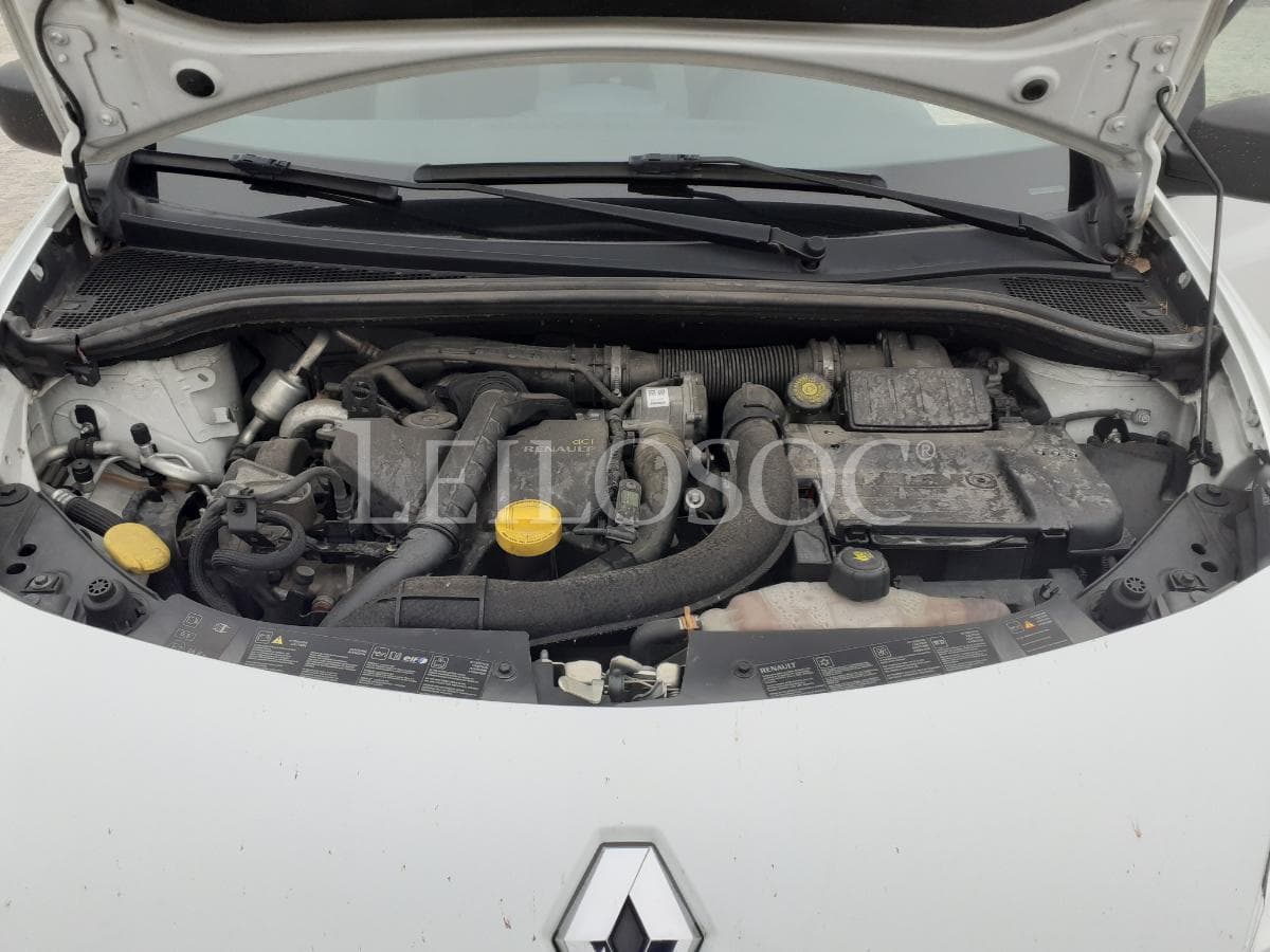 Renault Clio 1.5 DCI · 2 Lugares · Ano 2011 — imagem 18