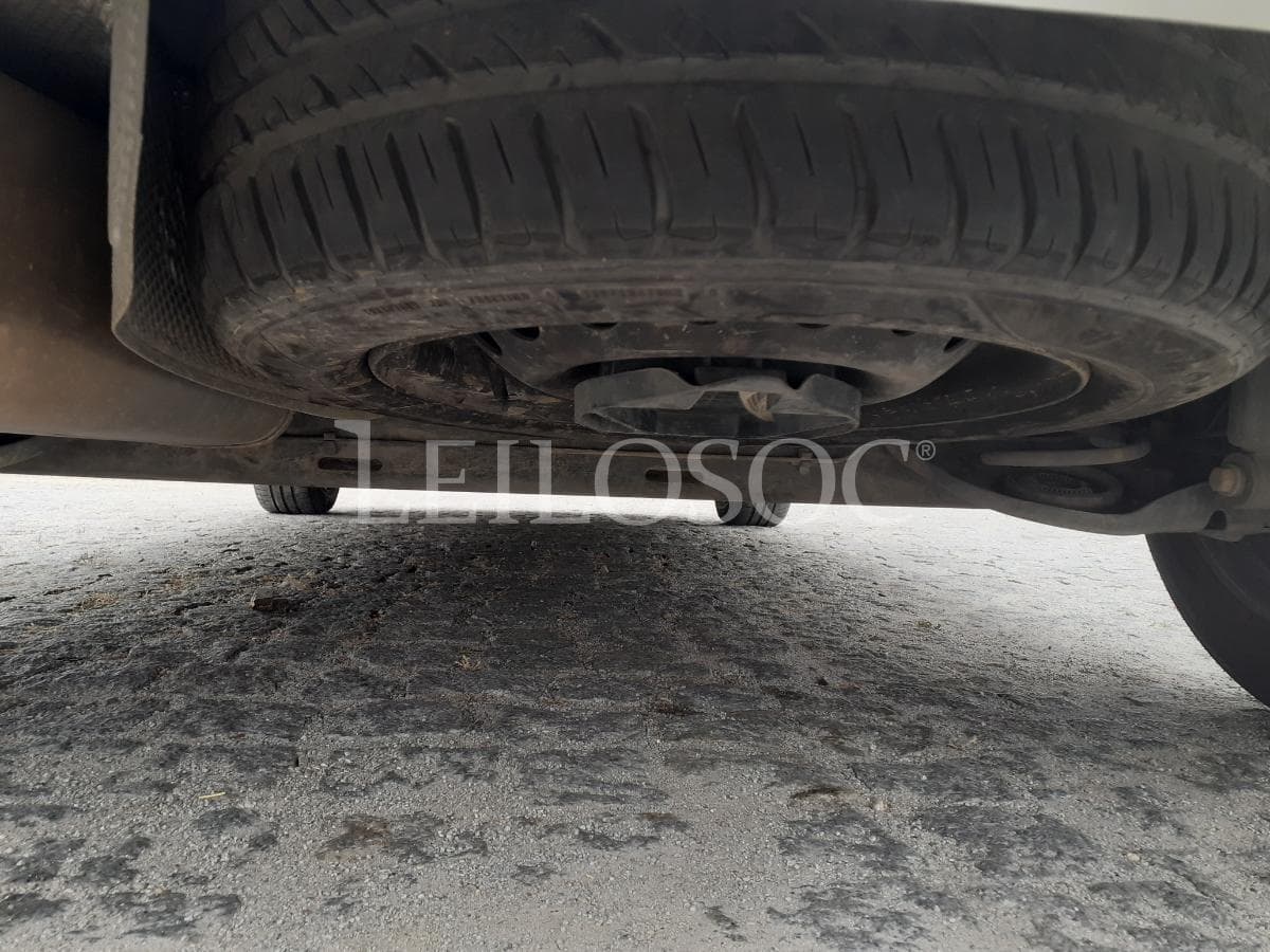 Renault Clio 1.5 DCI · 2 Lugares · Ano 2011 — imagem 17