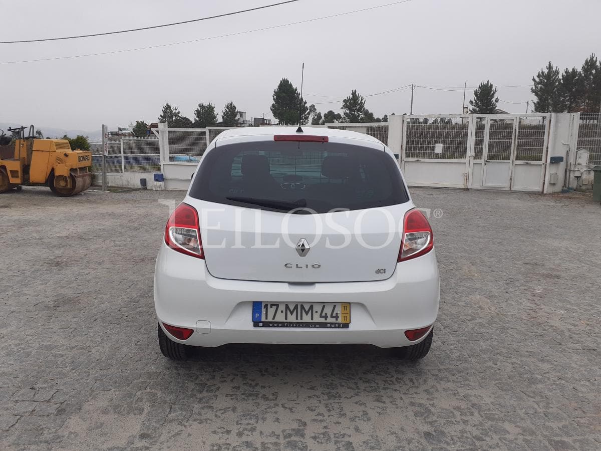 Renault Clio 1.5 DCI · 2 Lugares · Ano 2011 — imagem 5