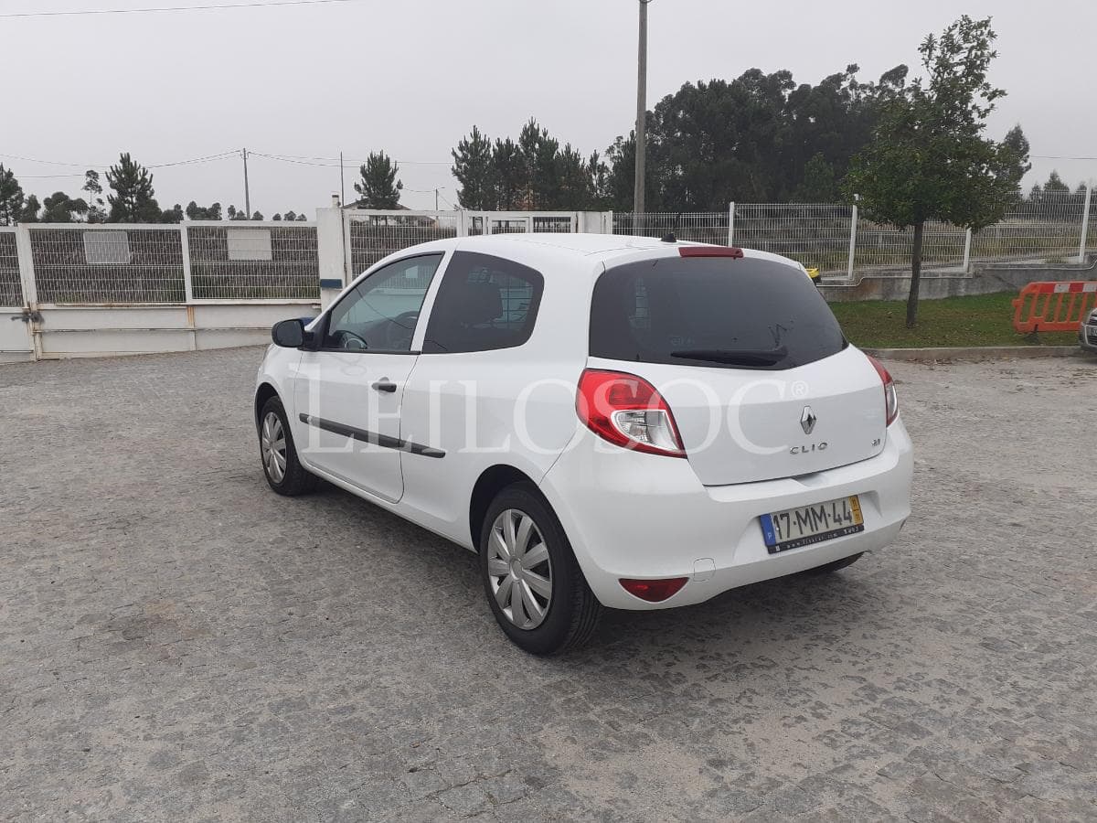 Renault Clio 1.5 DCI · 2 Lugares · Ano 2011 — imagem 6