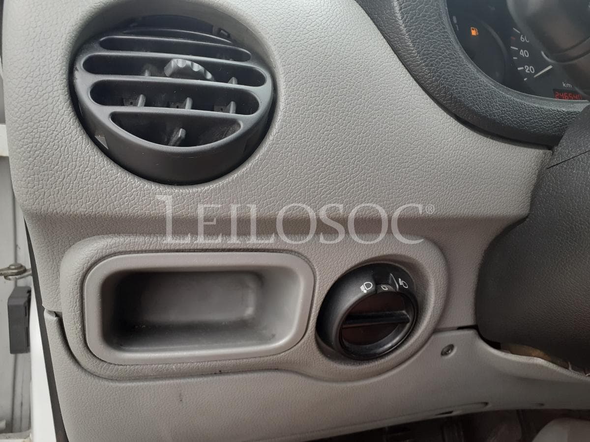 Renault Kangoo 1.9 D · 2 Lugares · Ano 2003 — imagem 13