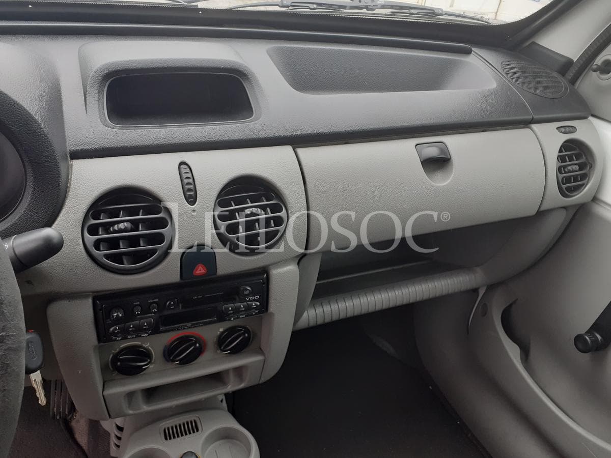 Renault Kangoo 1.9 D · 2 Lugares · Ano 2003 — imagem 14