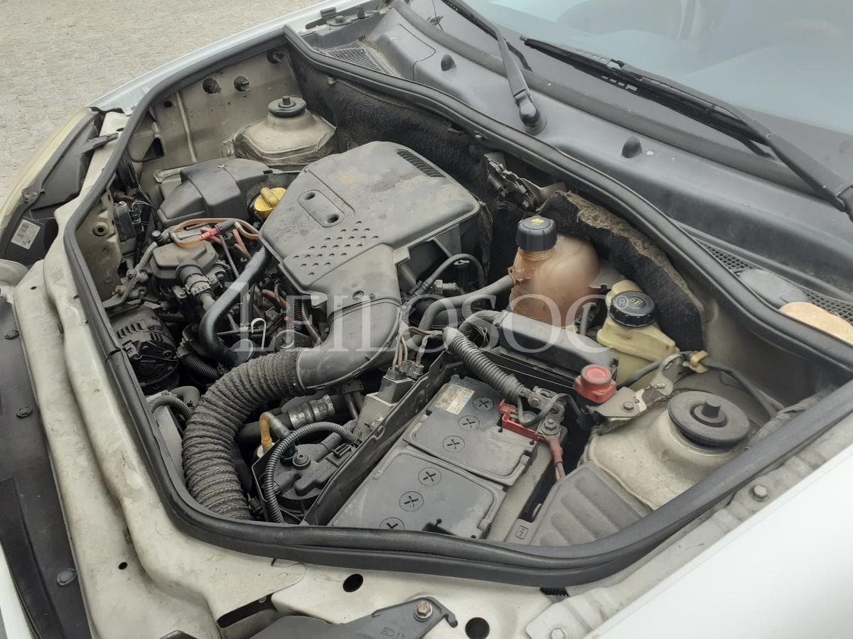 Renault Kangoo 1.9 D · 2 Lugares · Ano 2003 — imagem 16