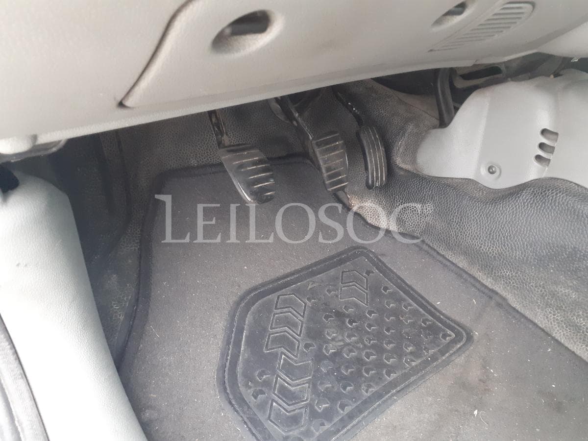 Renault Kangoo 1.9 D · 2 Lugares · Ano 2003 — imagem 8