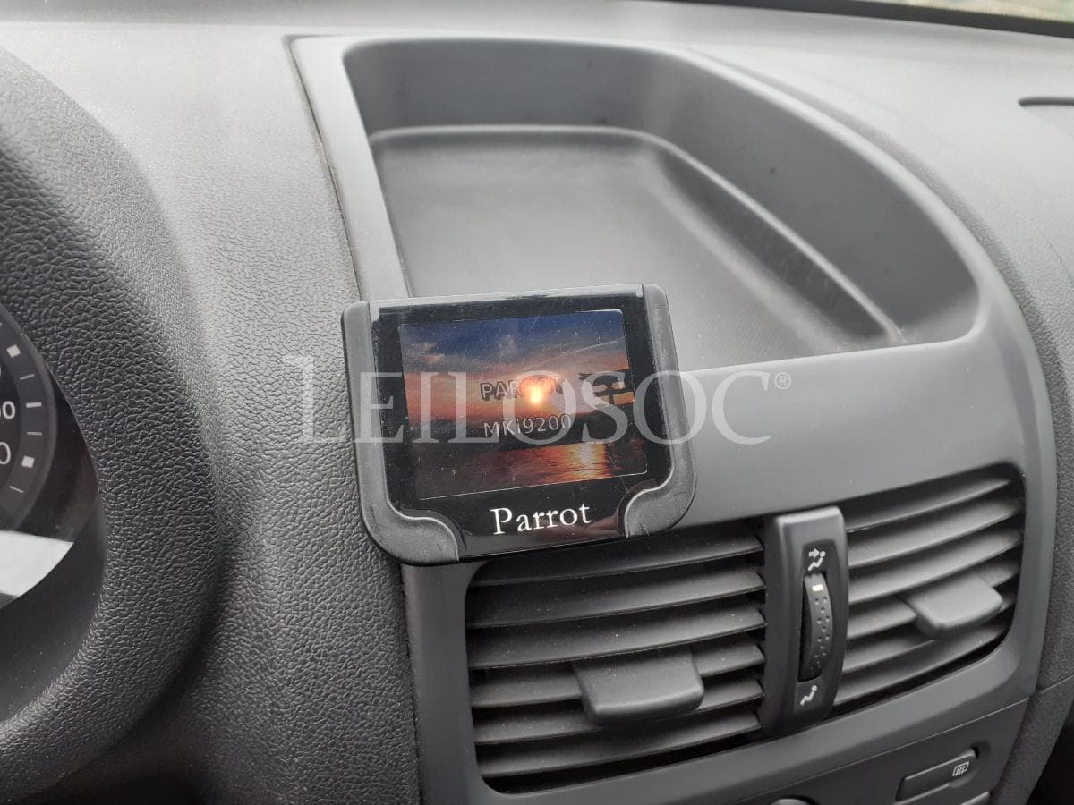 Renault Clio 1.5 DCI · 2 Lugares · Ano 2007 — imagen 9
